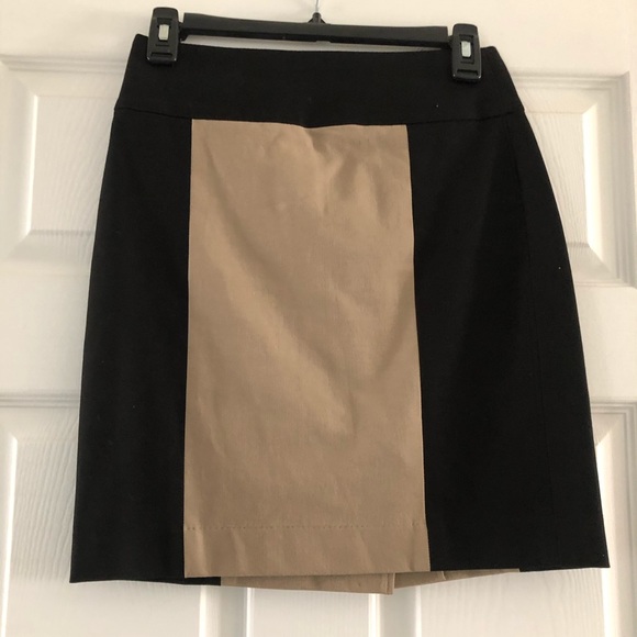 Banana Republic Black/Tan Skirt - Size 00P - Picture 1 of 4
